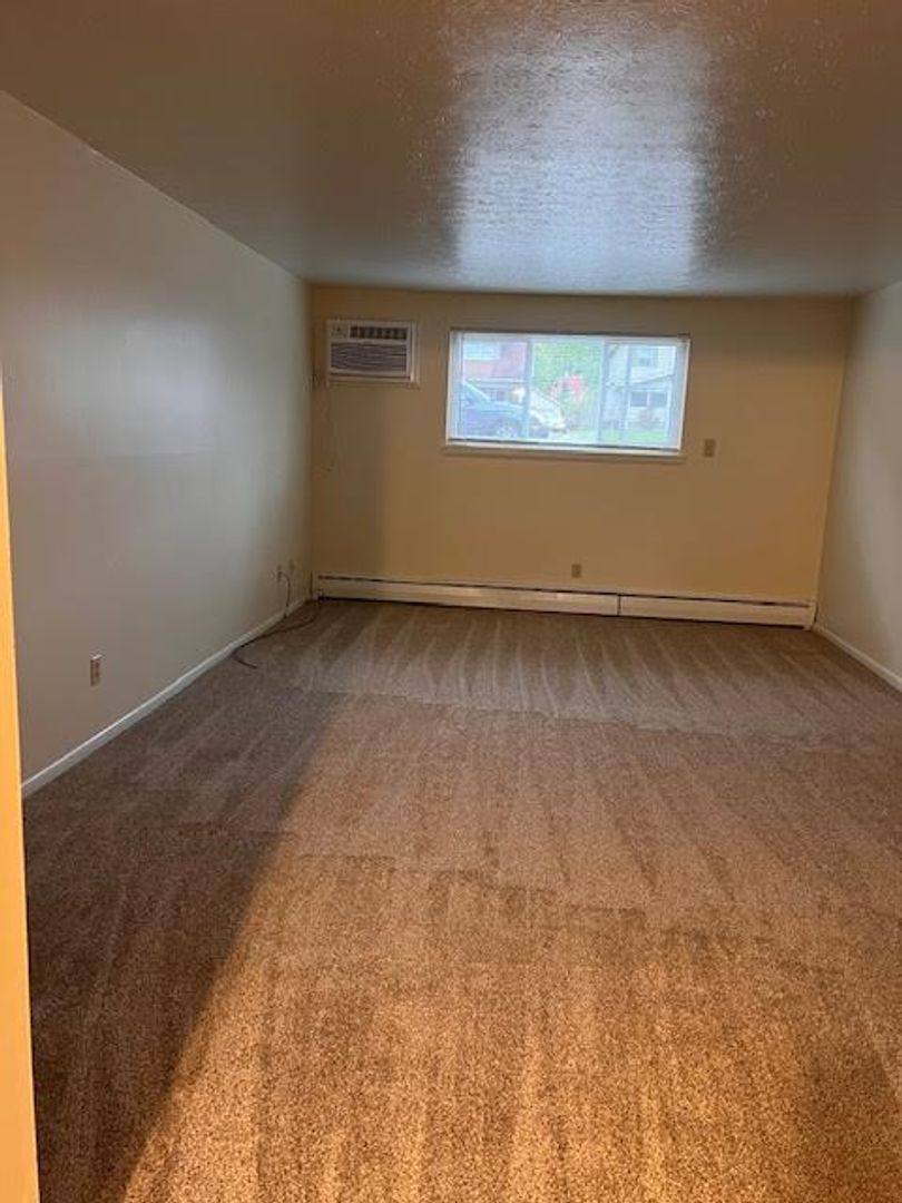 Apartment for rent at 245 Churchill Rd, Girard, OH 44420