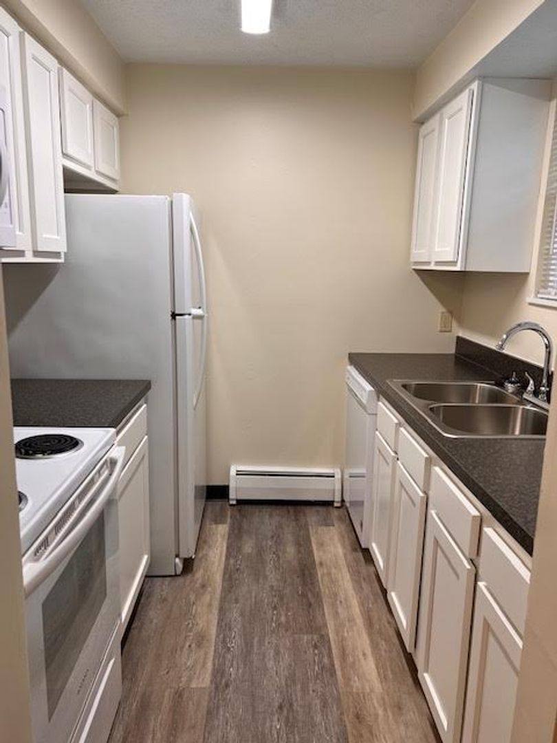 Apartment for rent at 245 Churchill Rd, Girard, OH 44420
