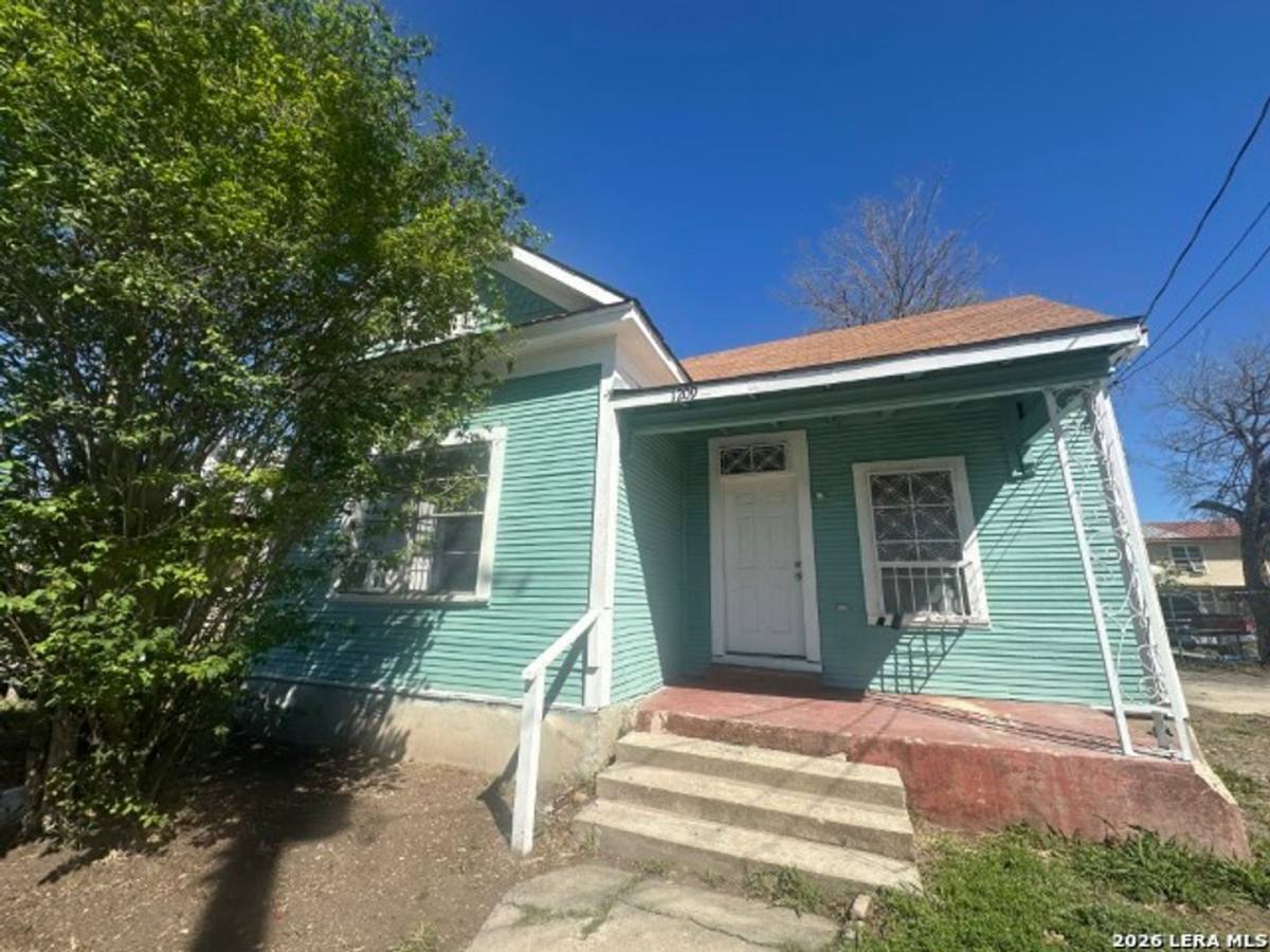House for rent at 1209 El Paso, San Antonio, TX 78207