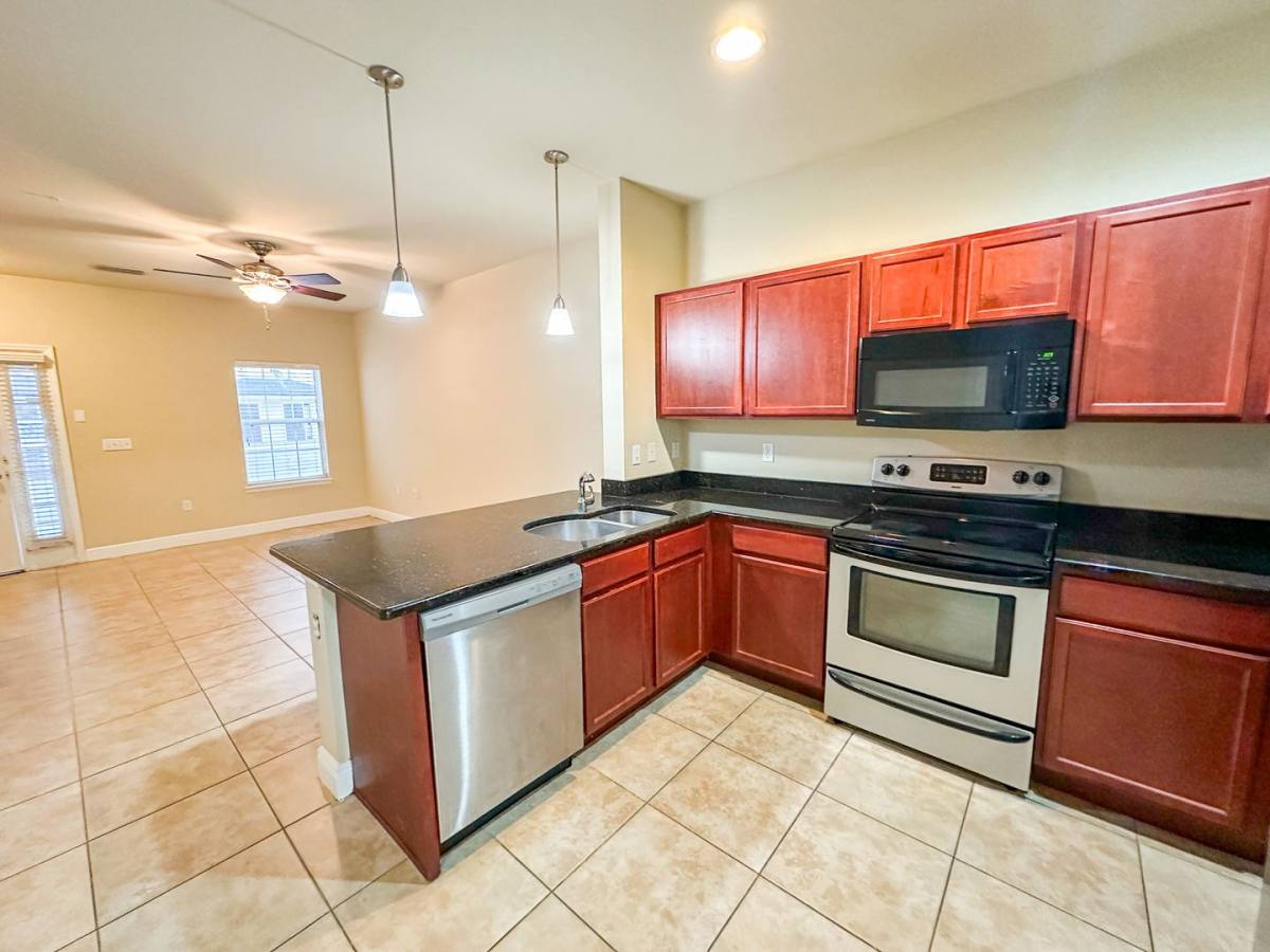 2942 SW 35th Place #33, Gainesville, FL 32608 - Condo for Rent - Image 1