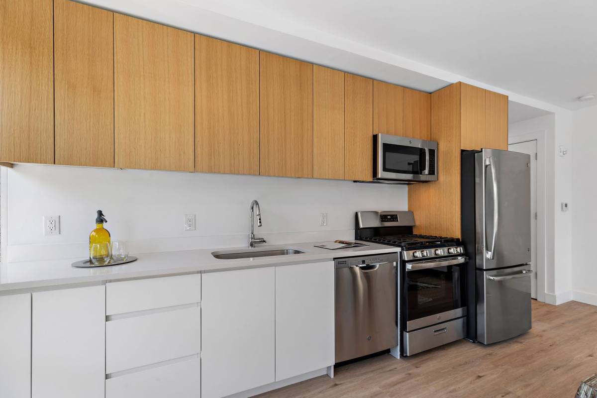 Apartment for rent at 231 32nd St, Weehawken, NJ 07086