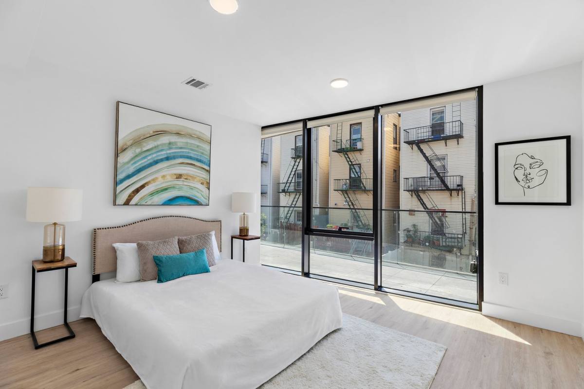 Apartment for rent at 231 32nd St, Weehawken, NJ 07086