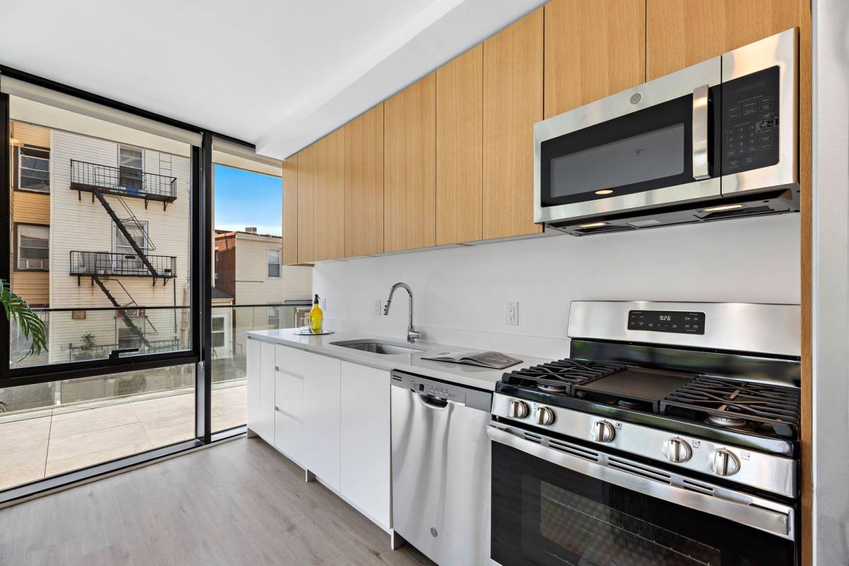 Apartment for rent at 231 32nd St, Weehawken, NJ 07086