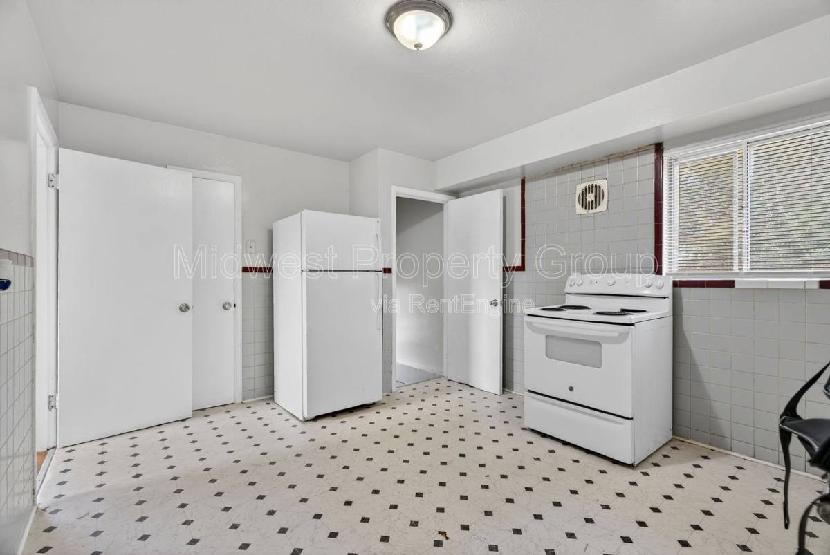 House for rent at 5900 Sheriton Dr, Saint Louis, MO 63135