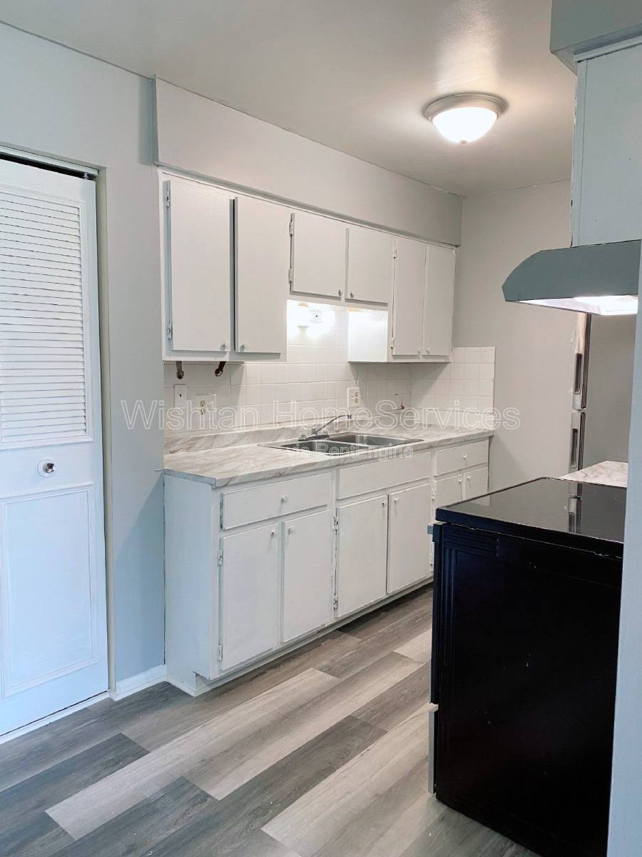 Apartment for rent at 219 Charleston Blvd #5, Macomb, IL 61455