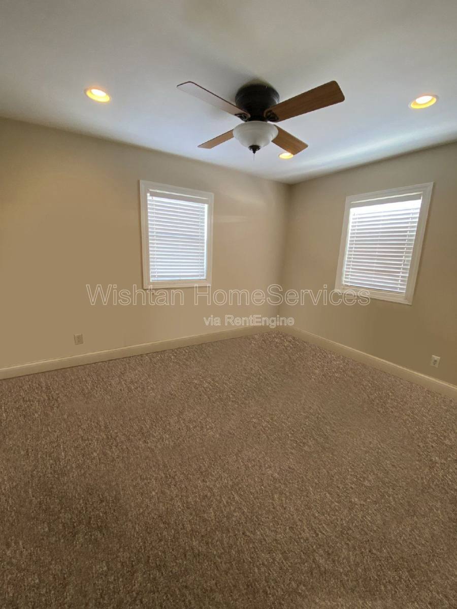 Apartment for rent at 518 W Murray St #B, Macomb, IL 61455