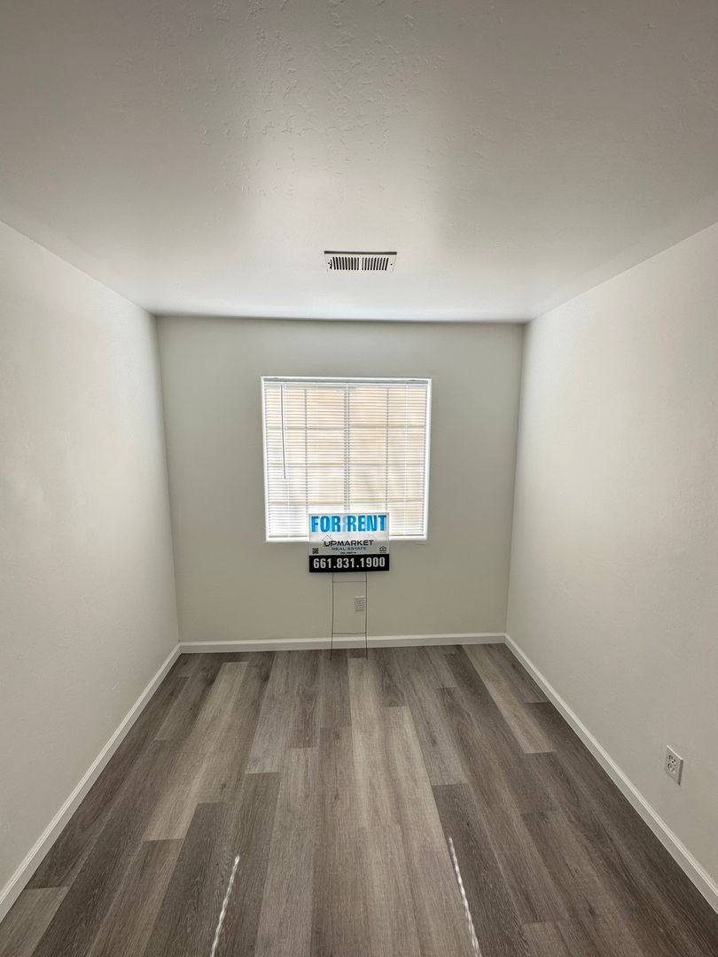 House for rent at 530 Sunset Meadow, Bakersfield, CA 93308