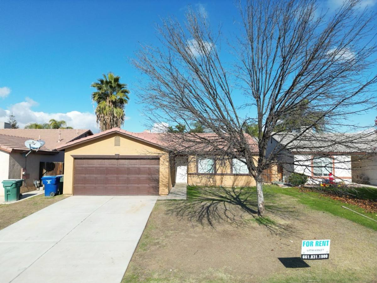 House for rent at 530 Sunset Meadow, Bakersfield, CA 93308