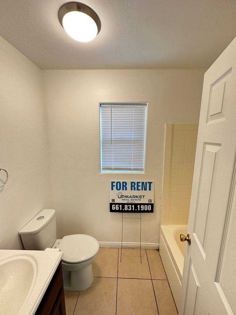 House for rent at 530 Sunset Meadow, Bakersfield, CA 93308
