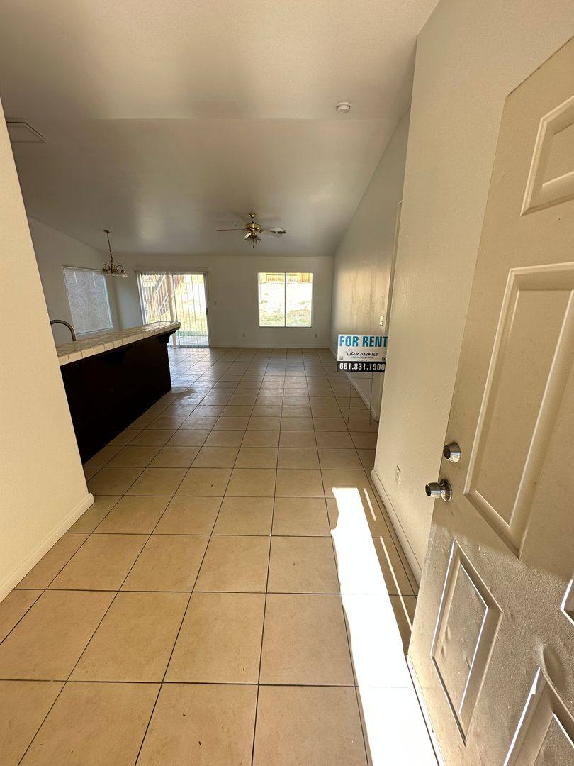 House for rent at 530 Sunset Meadow, Bakersfield, CA 93308