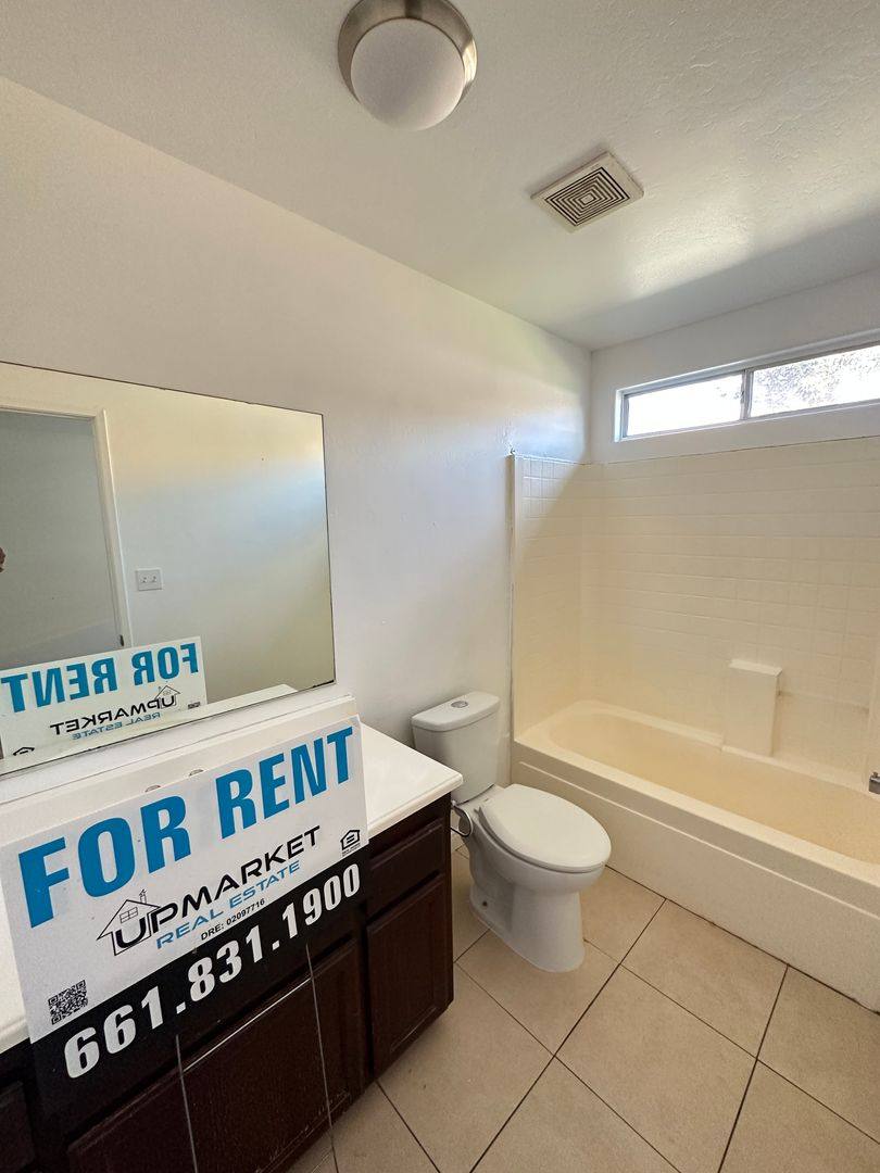 House for rent at 530 Sunset Meadow, Bakersfield, CA 93308