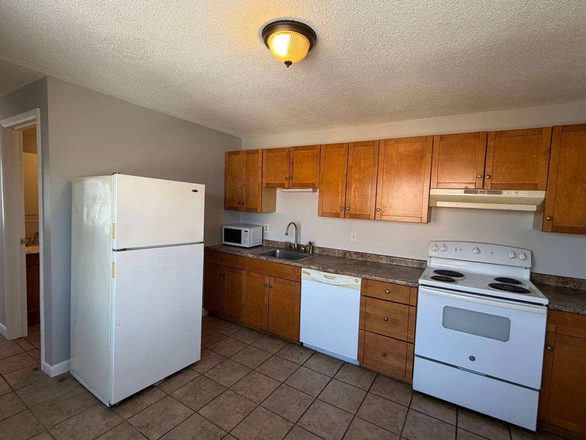 Apartment for rent at 682 Beech St #5, Manchester, NH 03104