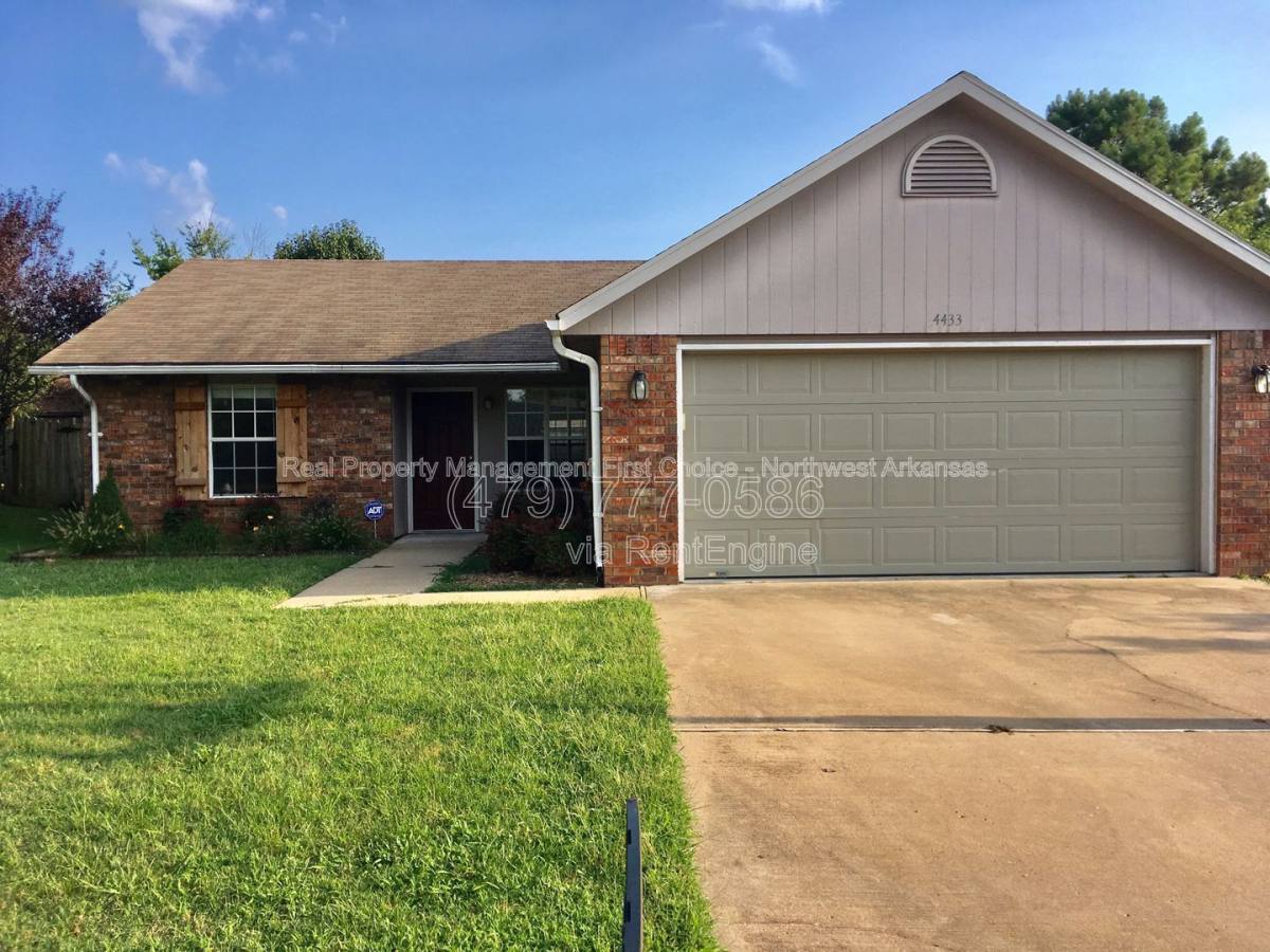 House for rent at 4433 W Cheyenne Dr, Fayetteville, AR 72704