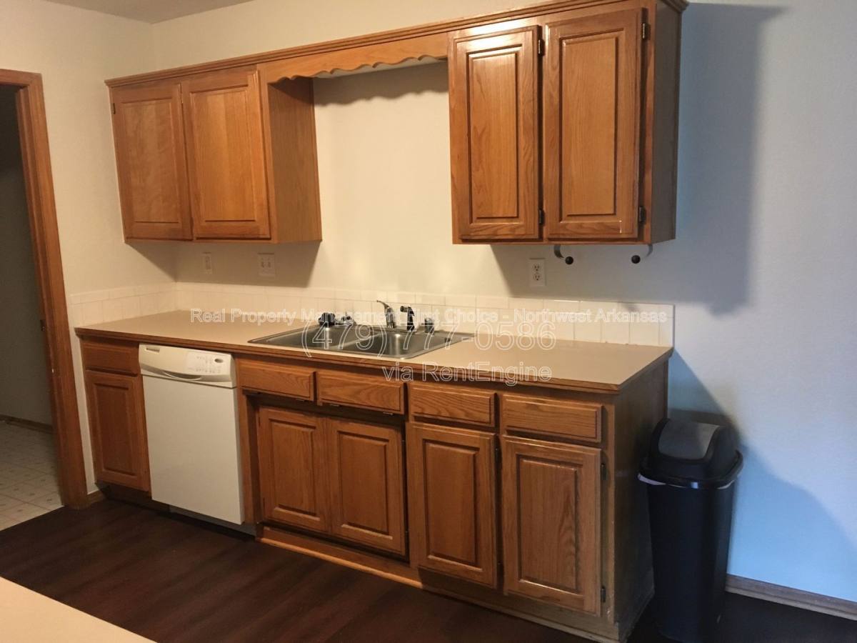House for rent at 4433 W Cheyenne Dr, Fayetteville, AR 72704