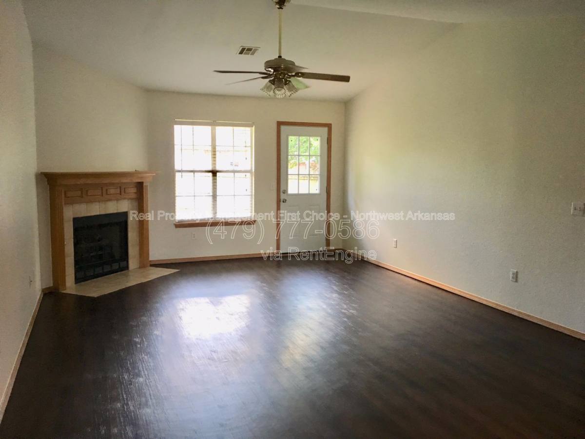 House for rent at 4433 W Cheyenne Dr, Fayetteville, AR 72704