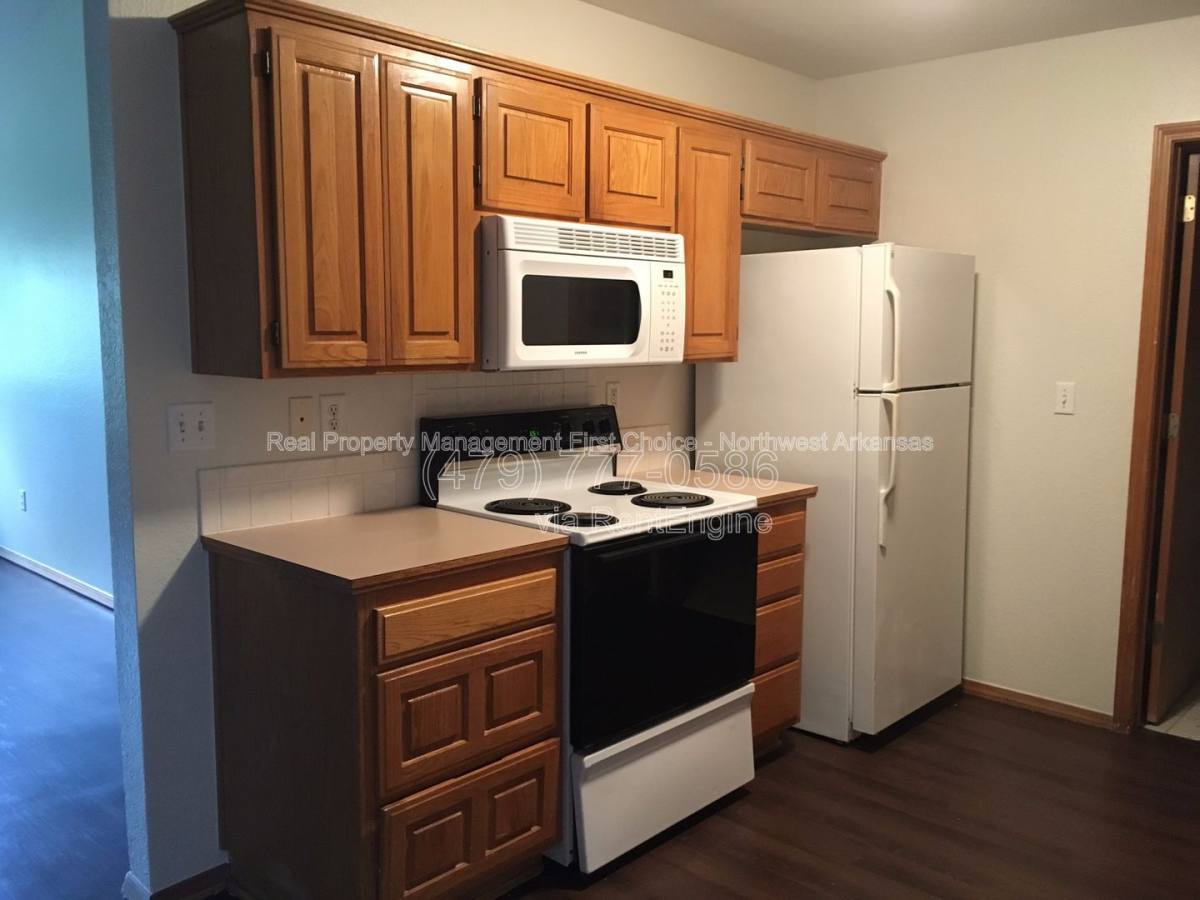 House for rent at 4433 W Cheyenne Dr, Fayetteville, AR 72704