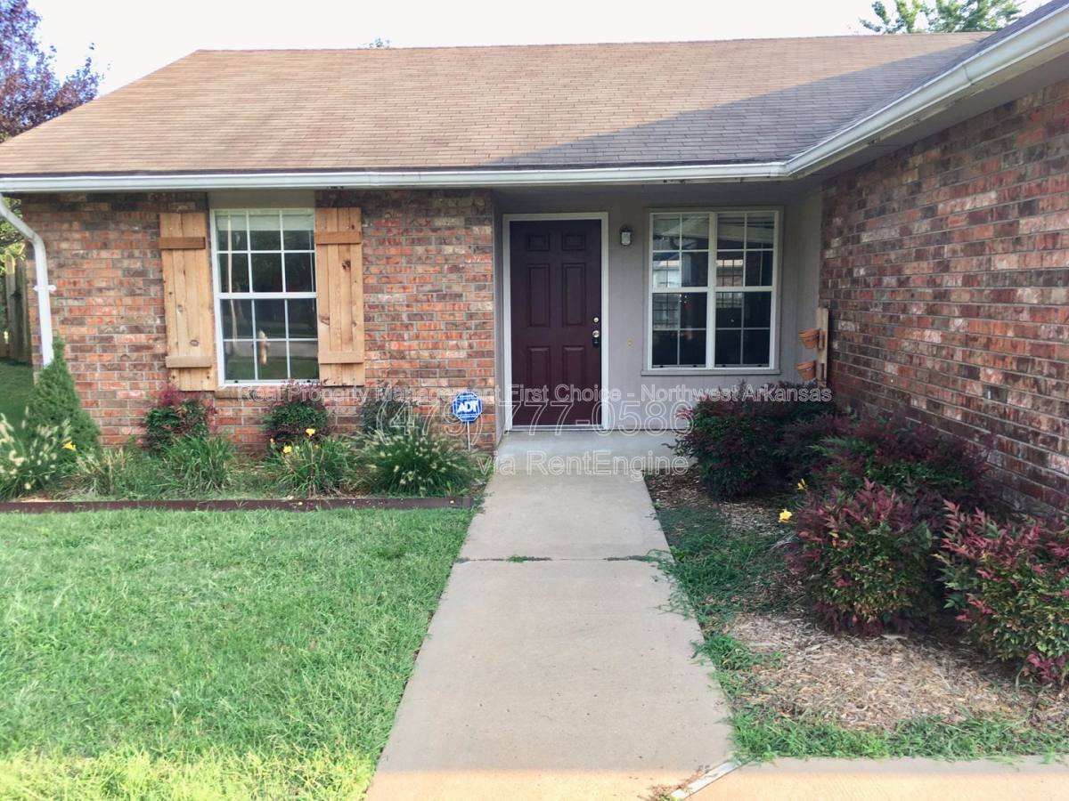House for rent at 4433 W Cheyenne Dr, Fayetteville, AR 72704