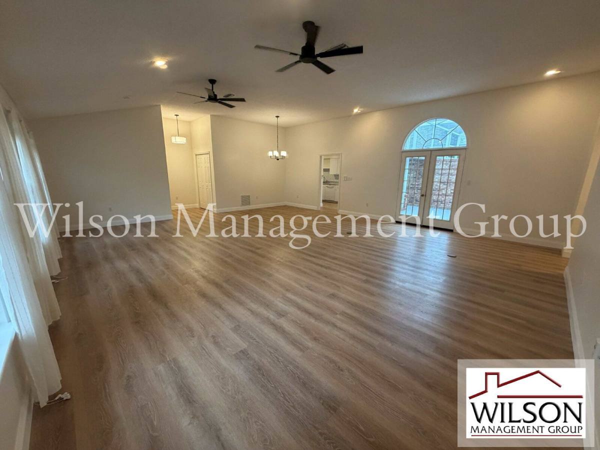 Townhouse for rent at 2535 S Glen Eagles Dr, Deland, FL 32724