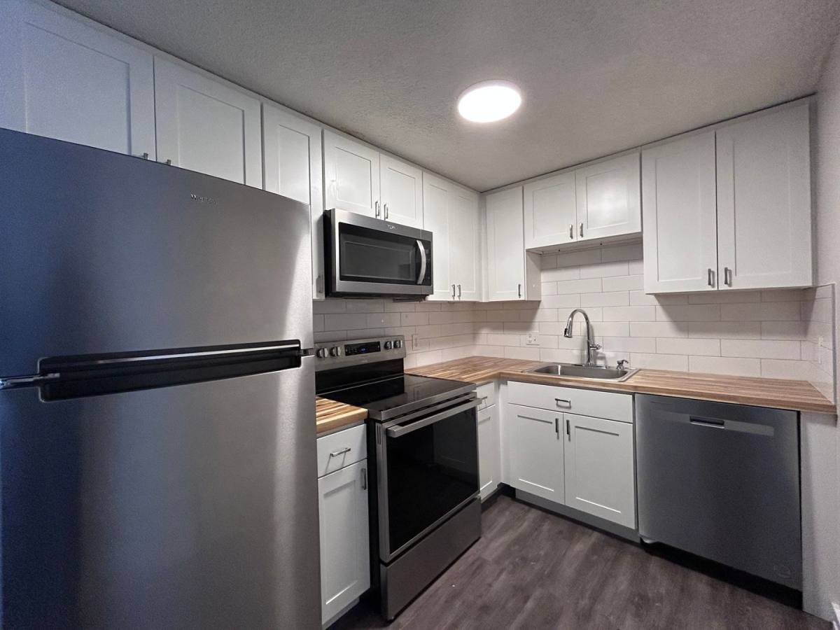 Apartment for rent at 8324 S Park Ave, Tacoma, WA 98408