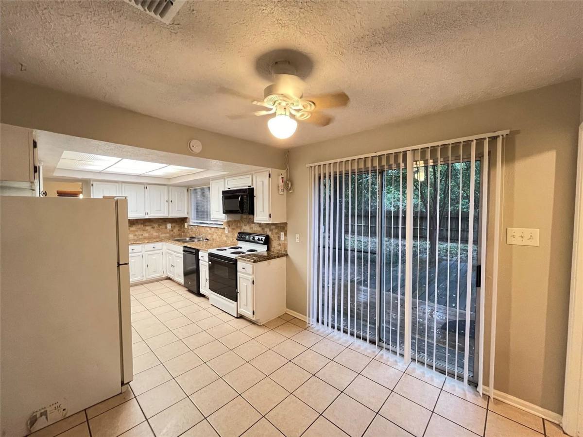 House for rent at 17 Briervine Court, Spring, TX 77381