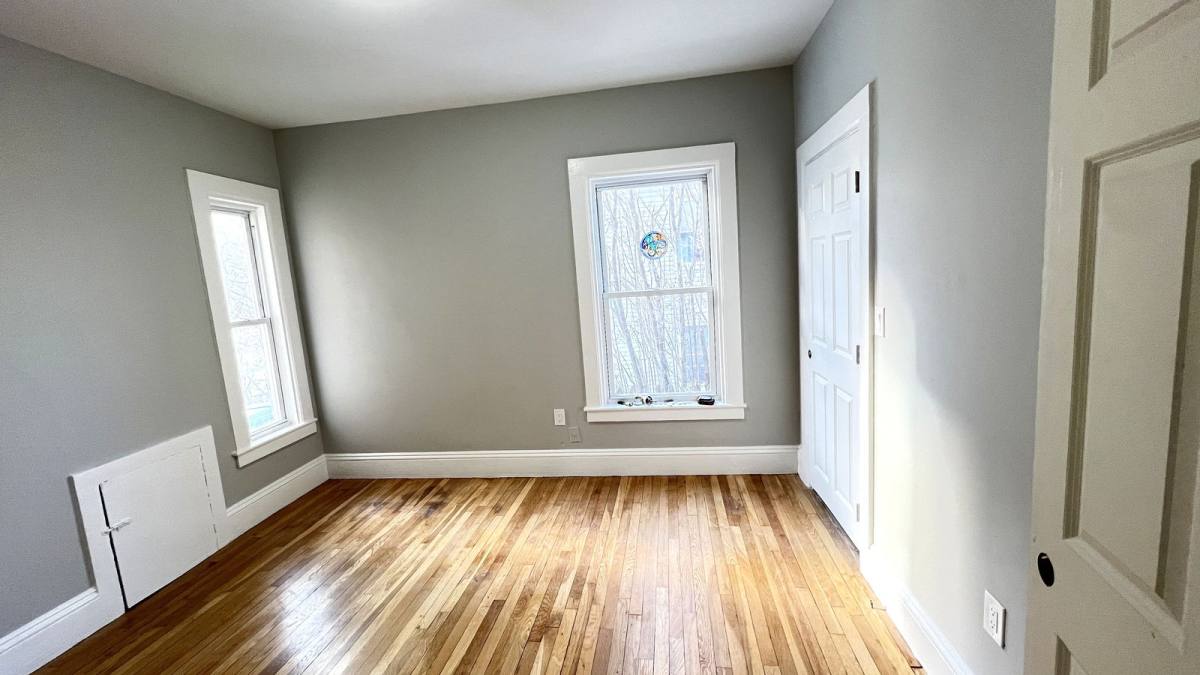 Apartment for rent at 31 Ridgeway St #1, Lynn, MA 01902
