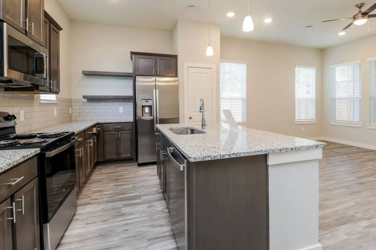 Apartment for rent at 9835 Willow Creek Commerce Dr, Tomball, TX 77375