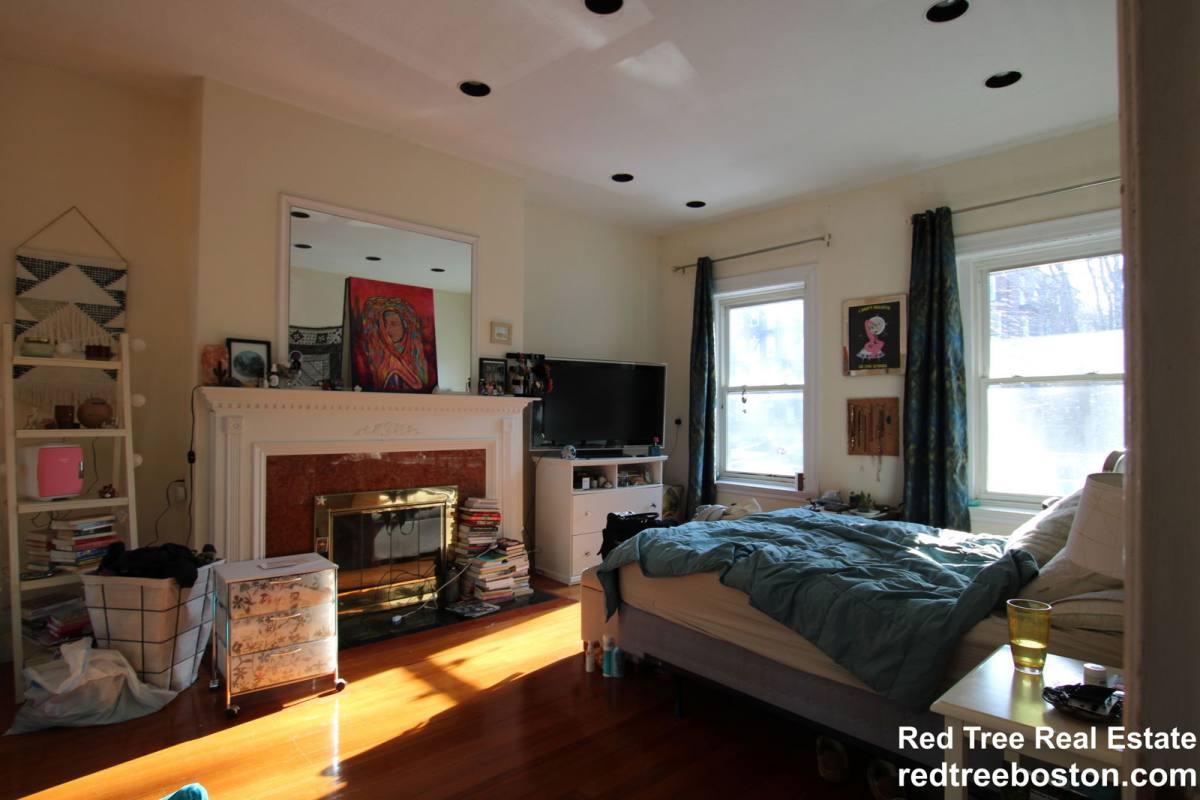 Apartment for rent at 1689 Beacon St #U2, Brookline, MA 02445