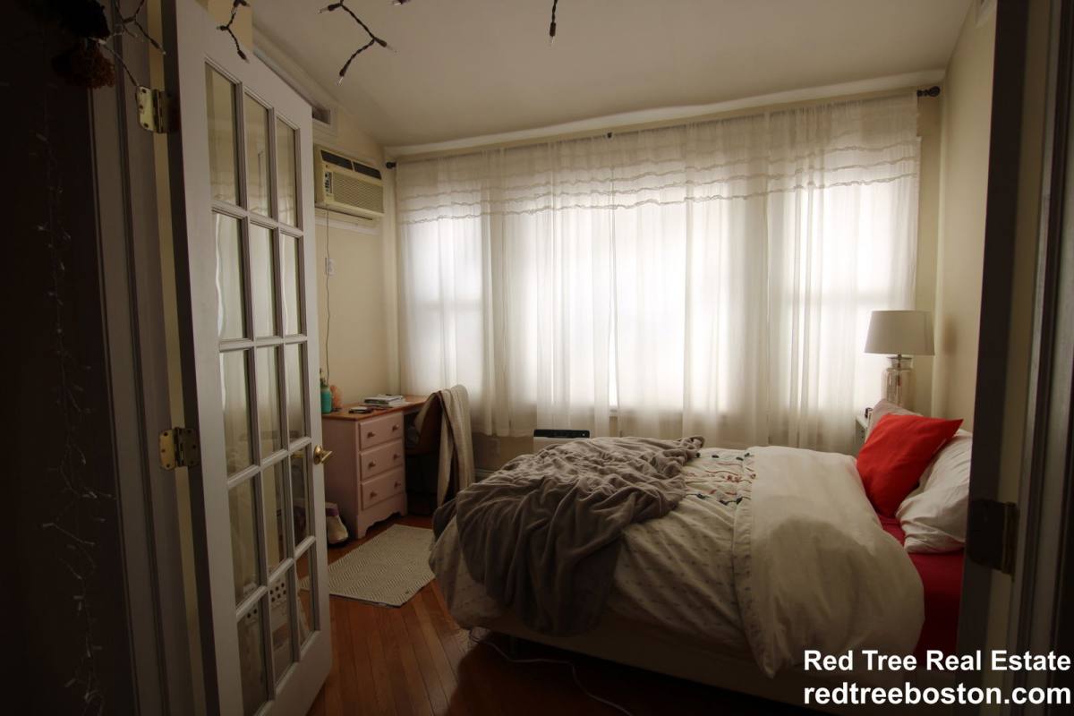 Apartment for rent at 1689 Beacon St #U2, Brookline, MA 02445