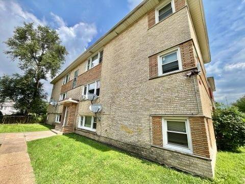 Apartment for rent at 2053 135th Place, Blue Island, IL 60406