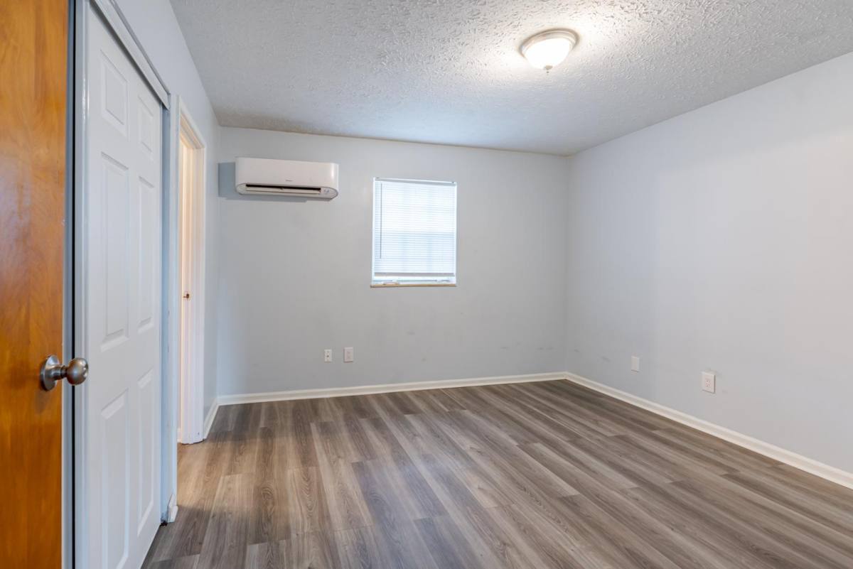 Apartment for rent at 209 N Woodland Dr #209, Radcliff, KY 40160