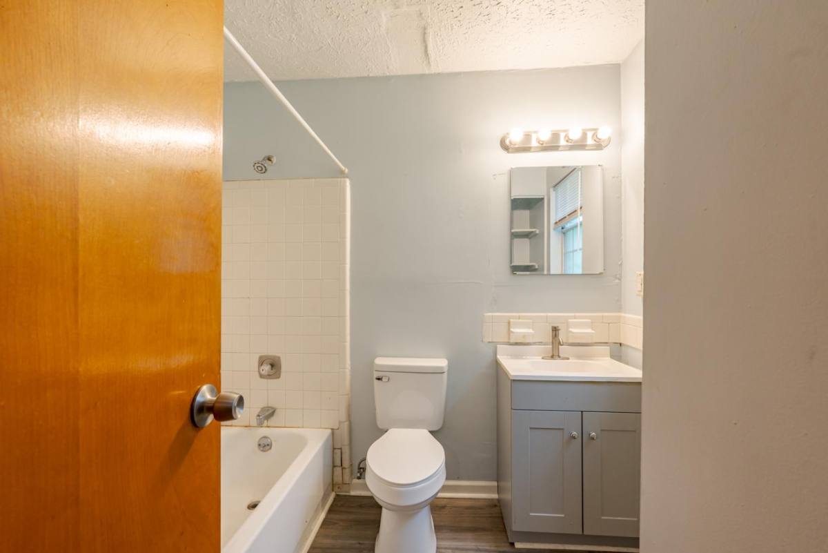 Apartment for rent at 209 N Woodland Dr #209, Radcliff, KY 40160