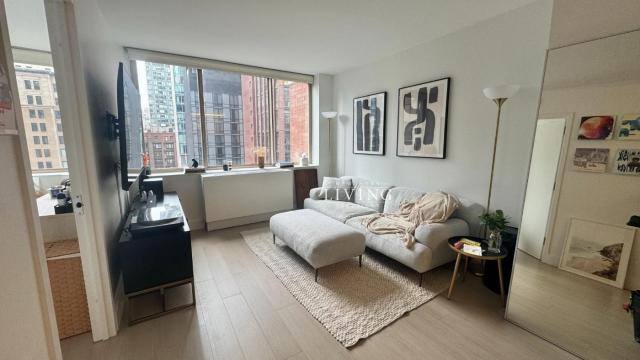 Apartment for rent at 10 E 29th St #17A, New York, NY 10016