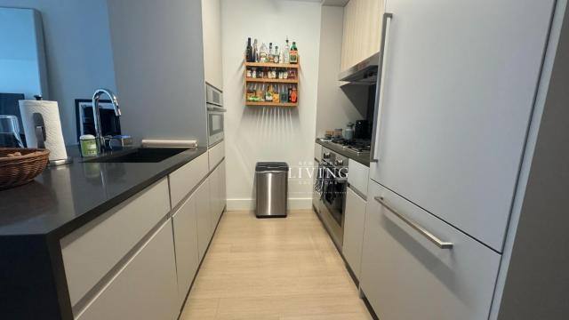 Apartment for rent at 10 E 29th St #17A, New York, NY 10016