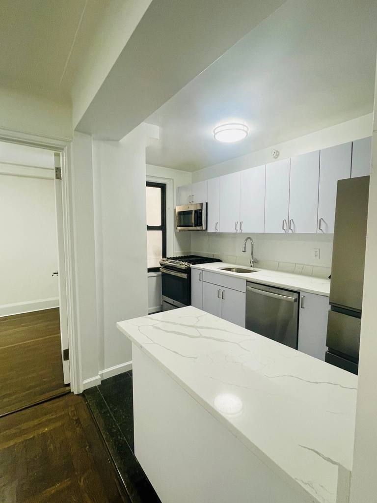 Apartment for rent at 137 E 38th St #8EE, New York, NY 10016