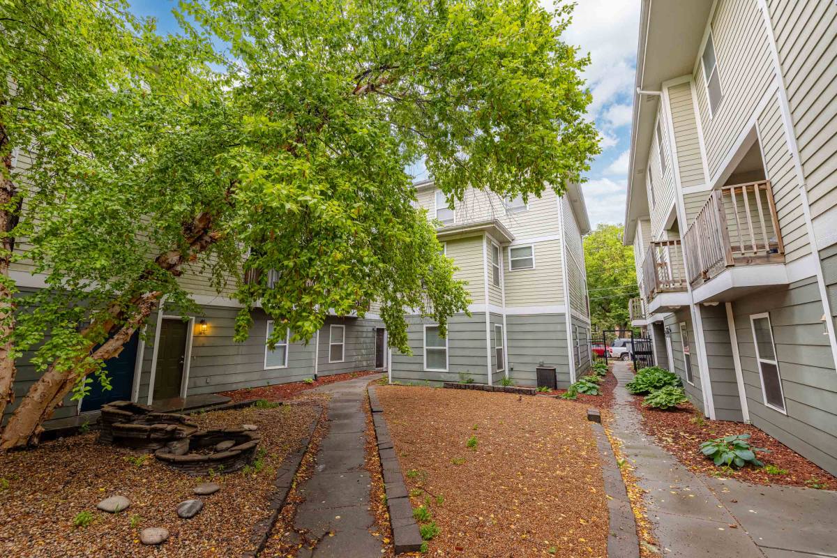 Townhouse for rent at 1525 S 19th St #7, Lincoln, NE 68502
