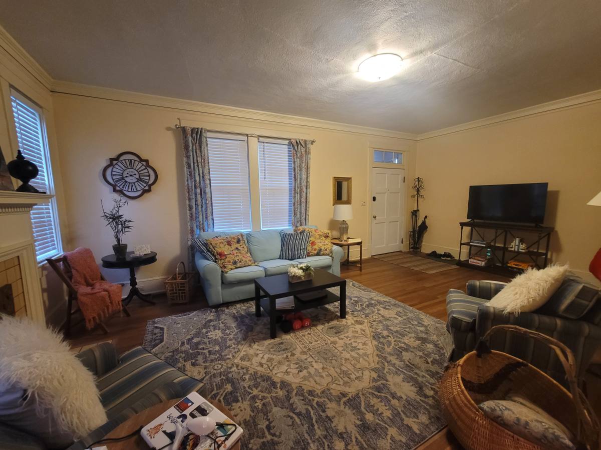 House for rent at 128 S Capitol Parkway, Montgomery, AL 36107