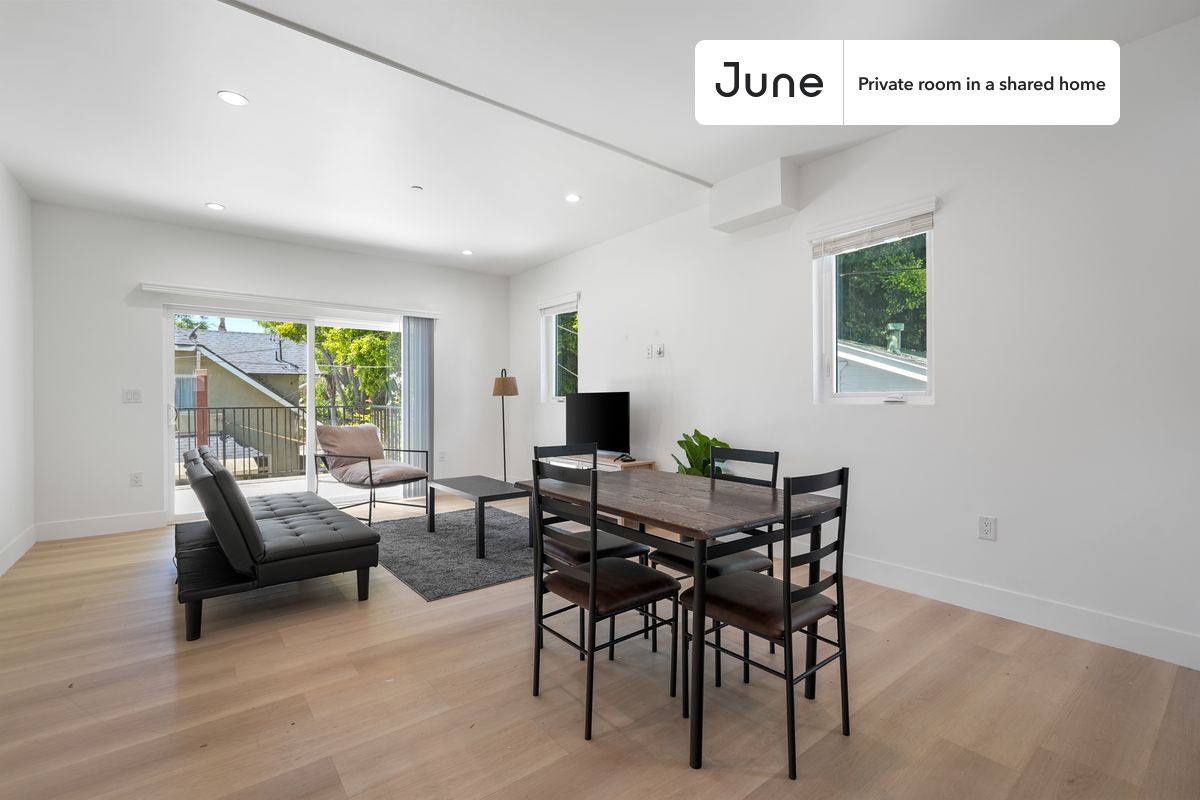 Apartment for rent at 1321 N June St, Los Angeles, CA 90028