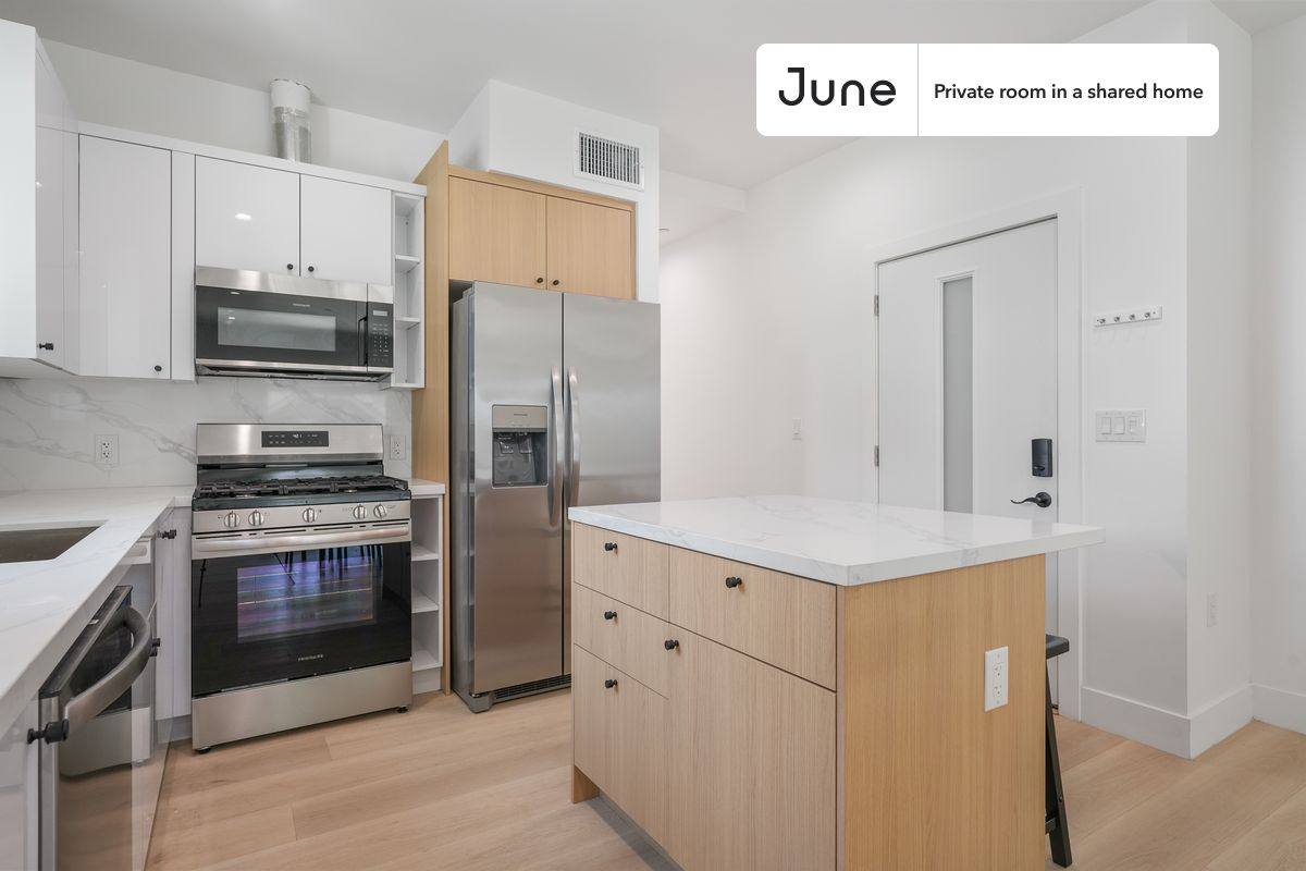 Apartment for rent at 1321 N June St, Los Angeles, CA 90028
