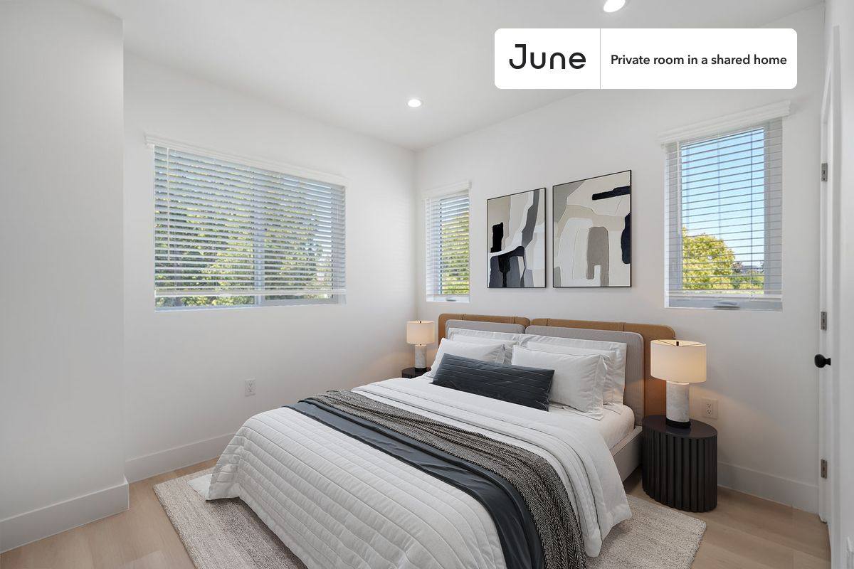 Apartment for rent at 1321 N June St, Los Angeles, CA 90028
