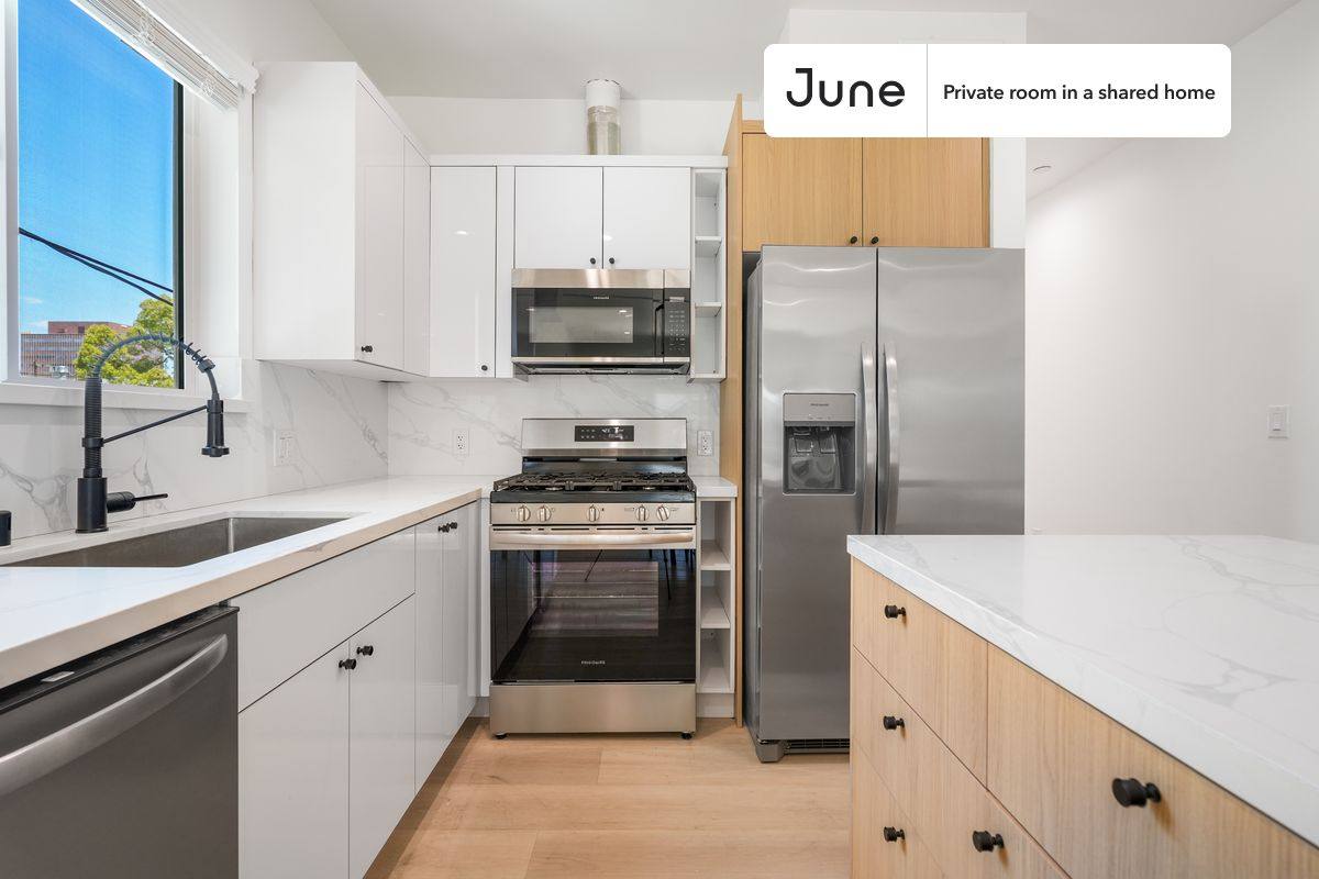 Apartment for rent at 1321 N June St, Los Angeles, CA 90028