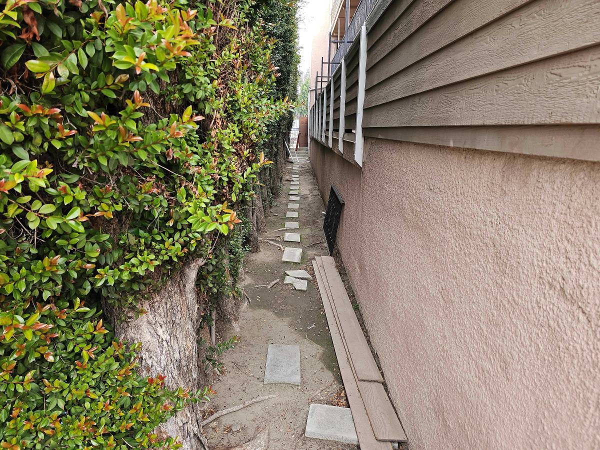Apartment for rent at 11849 Burbank Blvd #3, Valley Village, CA 91607