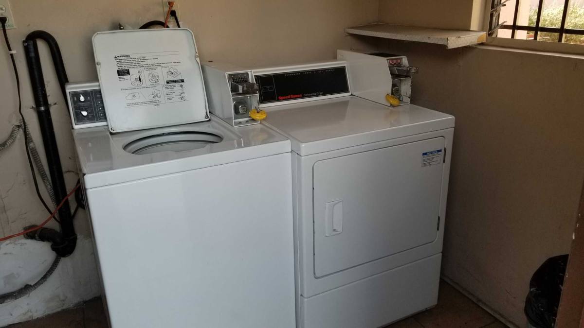 Apartment for rent at 19411 Haynes St #4, Reseda, CA 91335