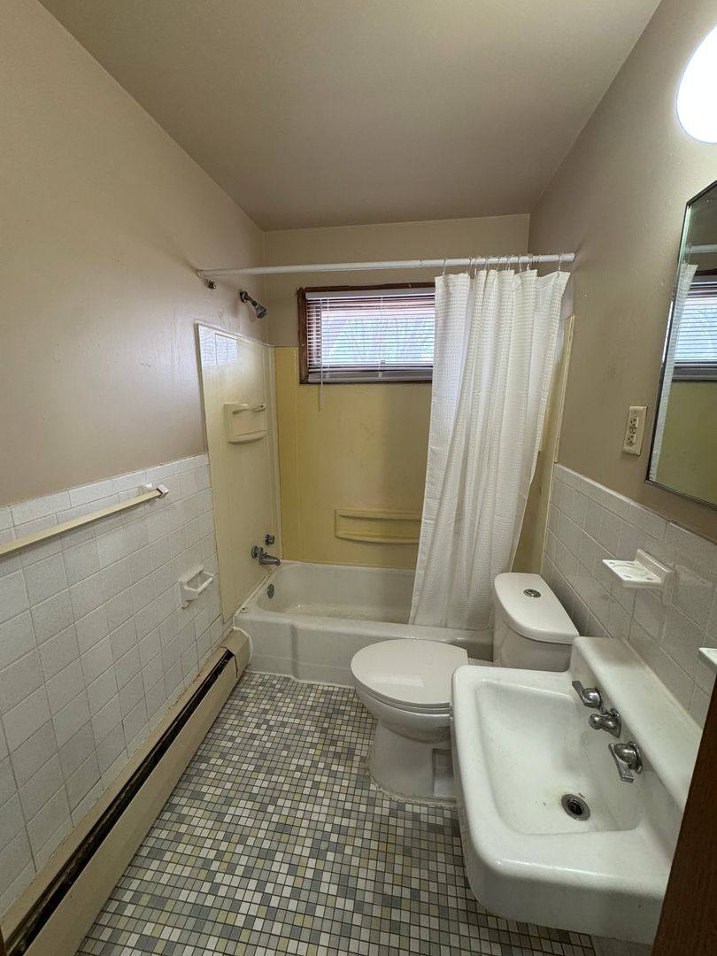 Apartment for rent at 616 Ivy Ave E, Saint Paul, MN 55130