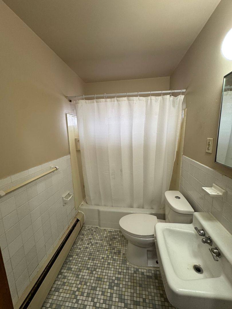Apartment for rent at 616 Ivy Ave E, Saint Paul, MN 55130