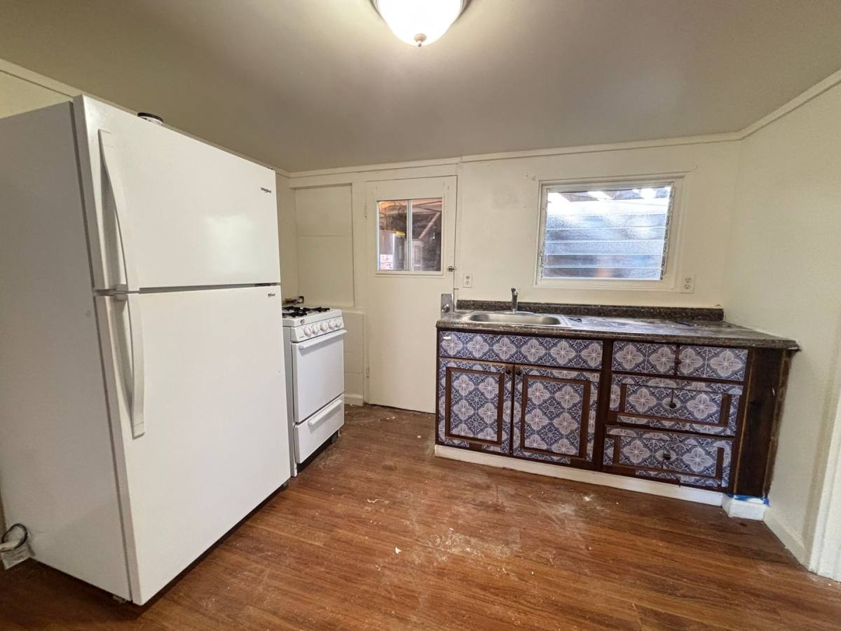 Apartment for rent at 1228 Halona Place, Honolulu, HI 96817