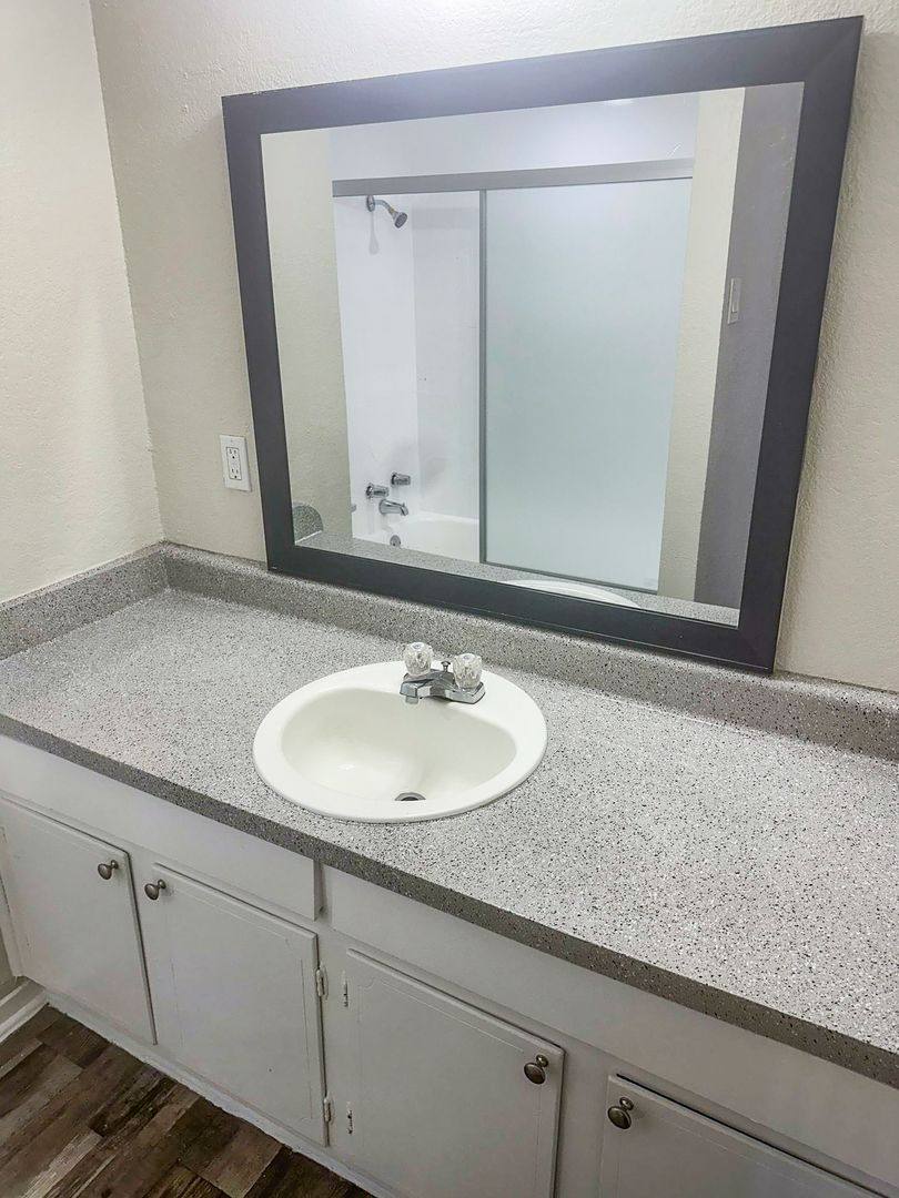 Apartment for rent at 3604 Legendary Lane, Dallas, TX 75224