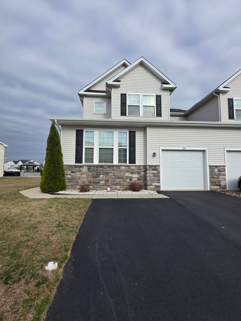 Townhouse for rent at 241 Rossnakill Rd, Middletown, DE 19709