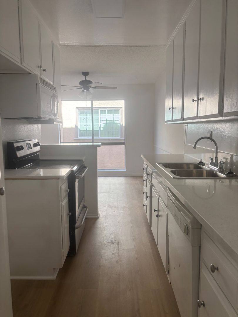 Apartment for rent at 1306 N Columbus Ave, Glendale, CA 91202