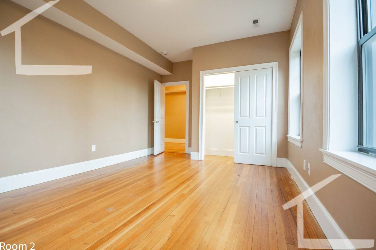 Apartment for rent at 1592 Beacon St #7, Brookline, MA 02446