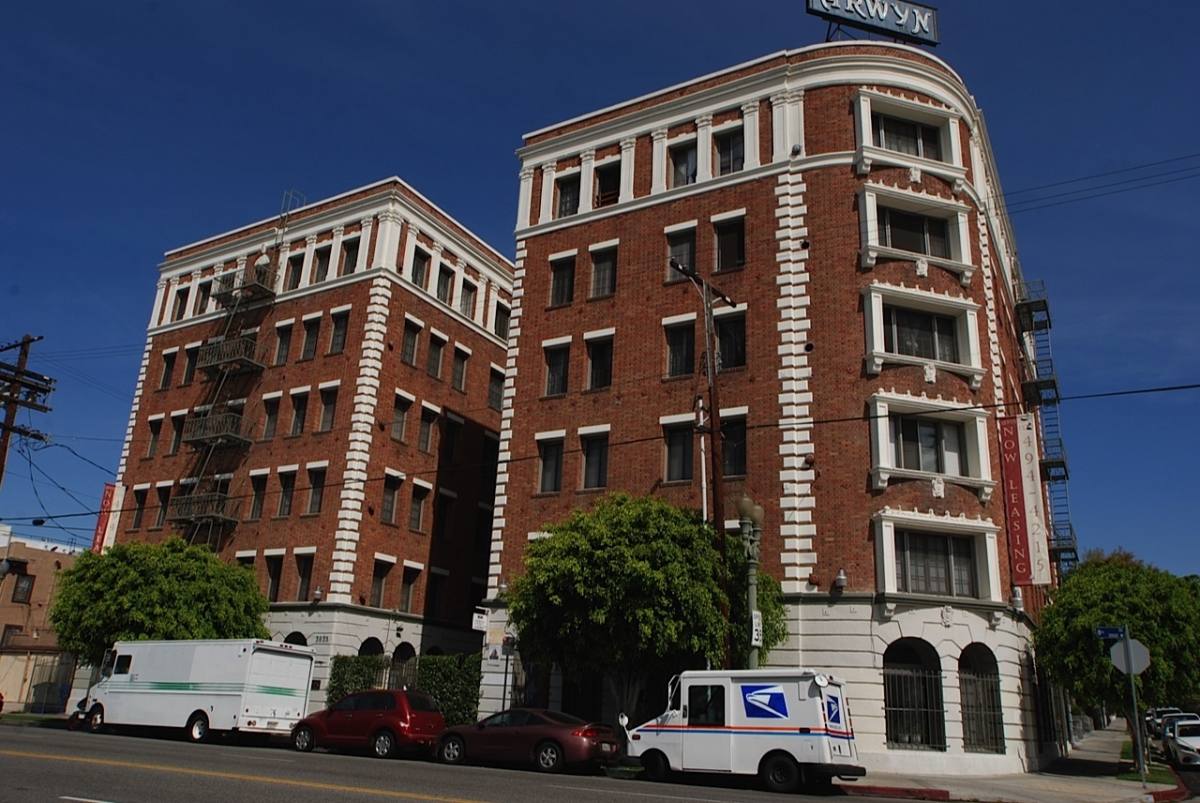 Apartment for rent at 3835 W 8th St, Los Angeles, CA 90005